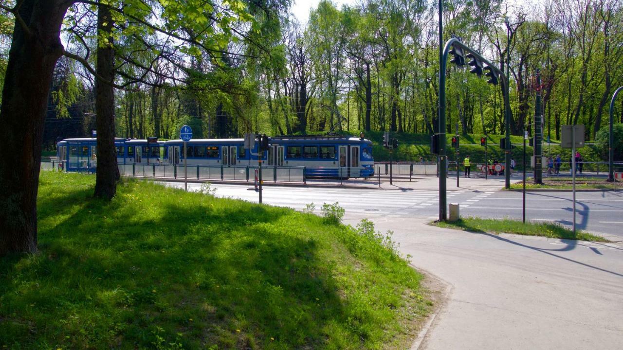 Apartament "Park Lotnikow" Krakau Buitenkant foto